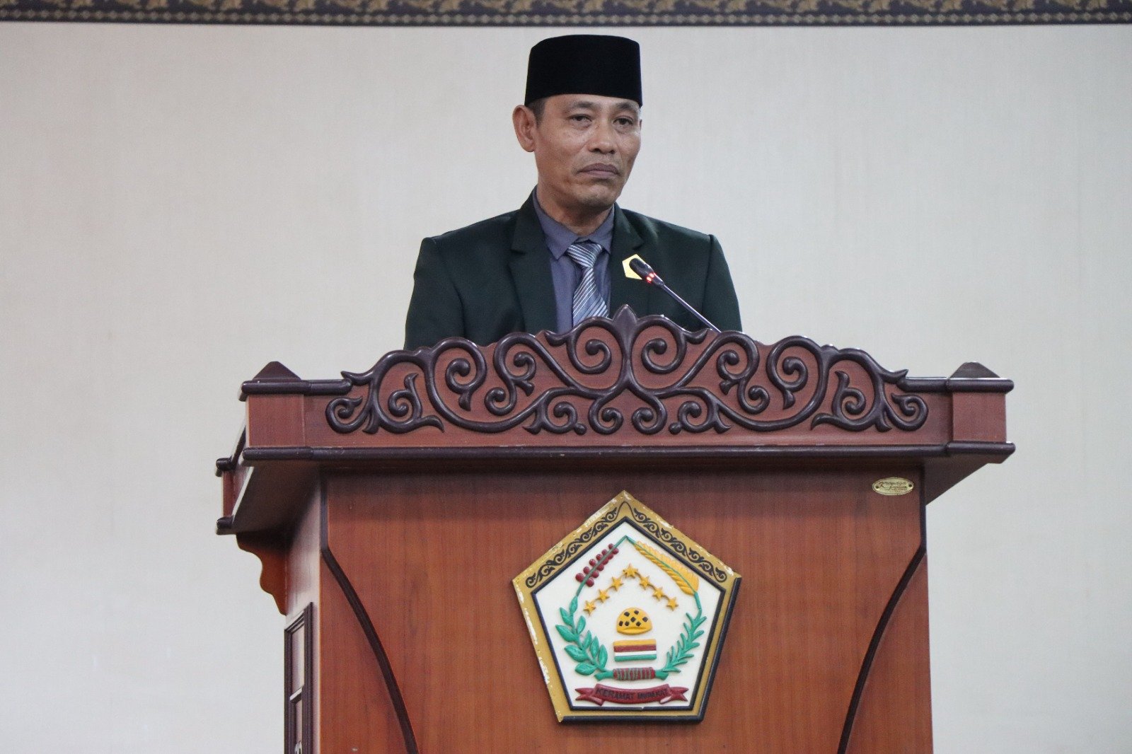 Di Balik Apresiasi, Nove Alfirzan Titip Pesan Keras: Selesaikan Keluhan Masyarakat